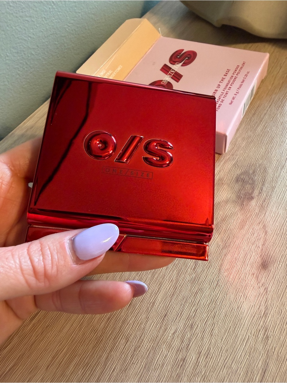 ONE/SIZE Pressed Setting Powder Compact in Red Case - Picture 2 of 4